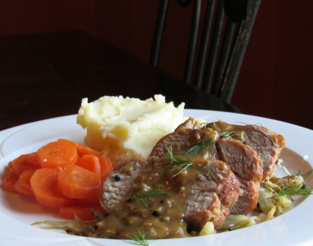 Pork Tenderloin With Sauteed Onion and Fennel Cream Recipe